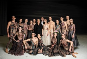 Maria Grazia Chiuri with the dancers.