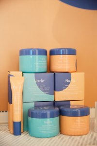 Nuria supports education for girls with his treatment products.