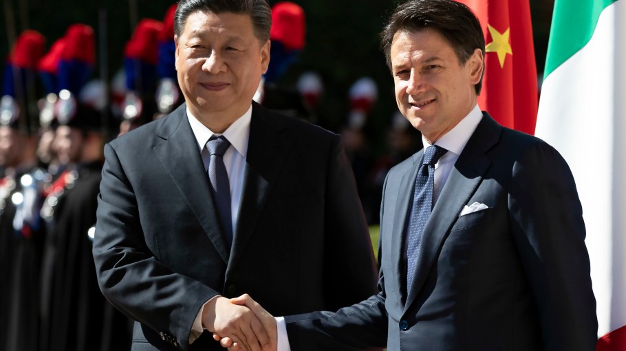 Italian premier Giuseppe Conte (R) and Chinese President Xi Jinping (L) during a welcome ceremony at the Villa Madama in Rome President of China Xi Jinping visit to Italy - 23 Mar 2019