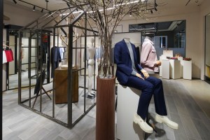 Men’s wear and women’s wear share several designers.