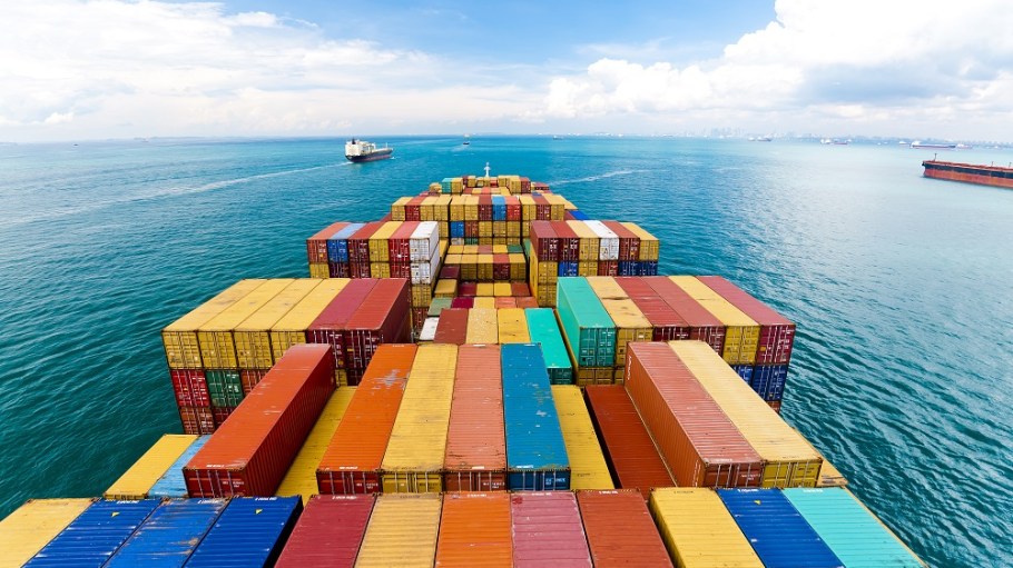 containers ship