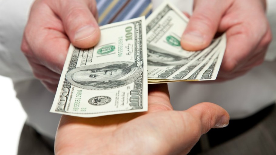 Amazon has introduced two new programs that allow online shoppers to pay with cash.