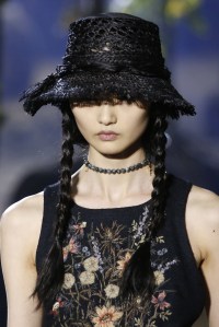 Details at Dior RTW Spring 2020