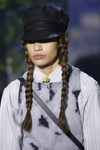 Details at Dior RTW Spring 2020