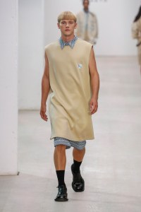 Hazzys by JD.com Inc RTW Spring 2020