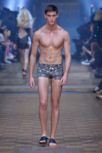 Julien Macdonald RTW Spring 2020
