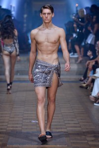 Julien Macdonald RTW Spring 2020