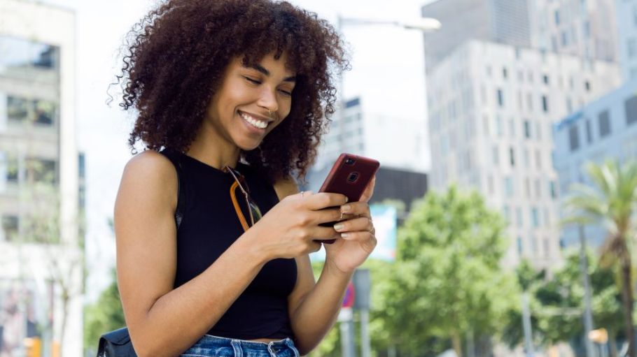 retail branded app consumer behavior and value