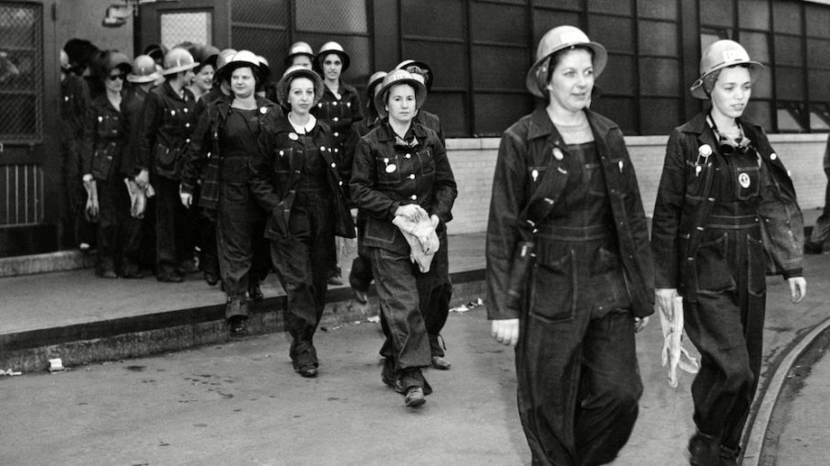 Female workers in 1942.