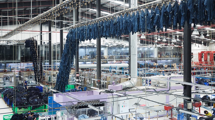 In an interview with Kingpins, Saitex’s Sanjeev Bahl said the denim manufacturer will open a factory in L.A. and a mill in Vietnam by June.