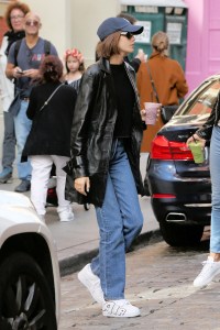 Kaia Gerber, jeans, leather jacket, cactus plant flea market x nike Air Force 1 sneakers, New York yankees hat, Danielle guizo jacket, Models Kaia Gerber and Cindy Crawford pick up smoothies at Dr. Smood before heading to the ai in New York City. Kaia is wearing Nike Air Force 1 Low sneakers with the words "Air" and "Flea" on the sides.Pictured: Kaia GerberRef: SPL5121971 131019 NON-EXCLUSIVEPicture by: Christopher Peterson / SplashNews.comSplash News and PicturesLos Angeles: 310-821-2666New York: 212-619-2666London: +44 (0)20 7644 7656Berlin: +49 175 3764 166photodesk@splashnews.comWorld Rights