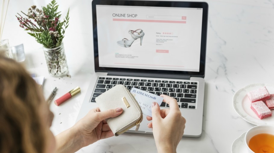 A slip in e-commerce sales helped push U.S. retail sales down 0.3 percent in September, marking the first decline in seven months,