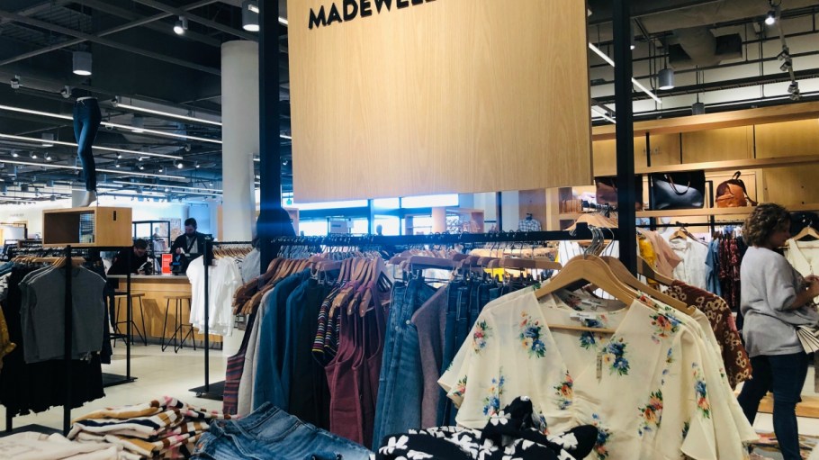 Madewell and Old Navy initial public offerings could be delayed due to recent failed IPOs clouding the investor appetite for risky bets.