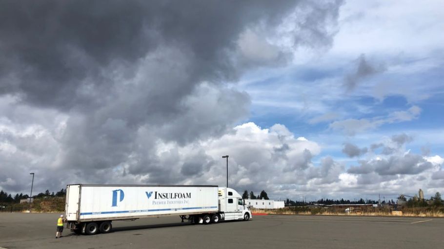 Logistics startup Convoy raised a $400 million Series D to grow a freight network that uses machine learning to match shippers and carriers.