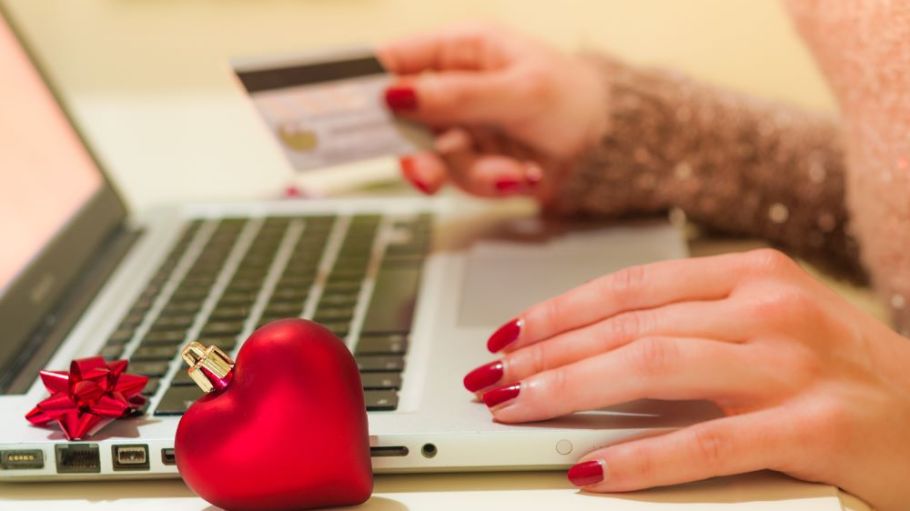 A recent report from the Cyber Readiness Institute reveals that online holiday shoppers don't trust small businesses with their data.