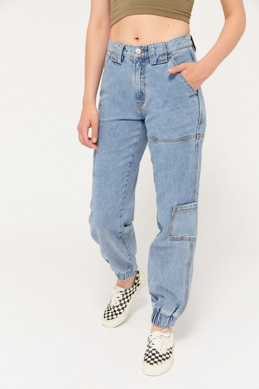 We rounded up 10 of the best high-stretch jeans that will let you indulge in Thanksgiving dinner and look good doing it.