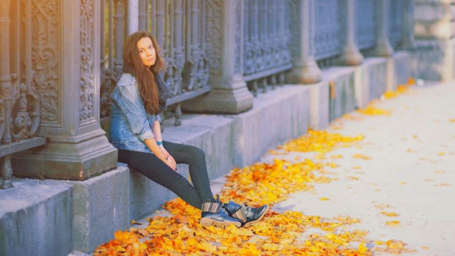 From Free People and Spanx to 7 For All Mankind, high-stretch jeans and jeggings can help make Thanksgiving dinner comfortable and stylish.