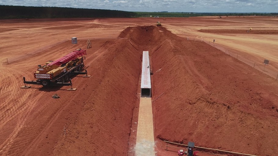 In a joint venture, Lenzing and Duratex will build a $1.3 billion, 500,000-ton Brazilian dissolving wood pulp plant for cellulose fiber.