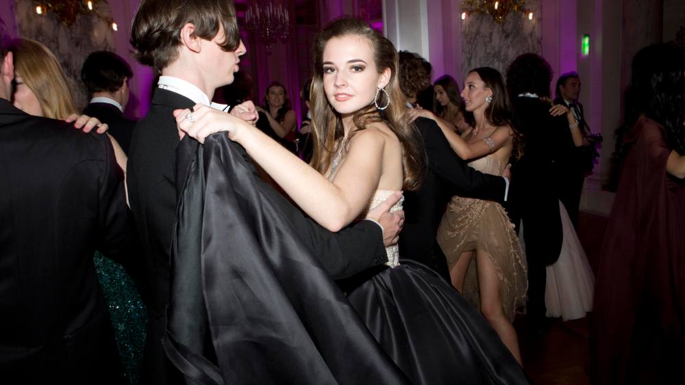 Countess Tatiana Mouravieff-Apostol wearing Stéphane Rolland Haute Couture