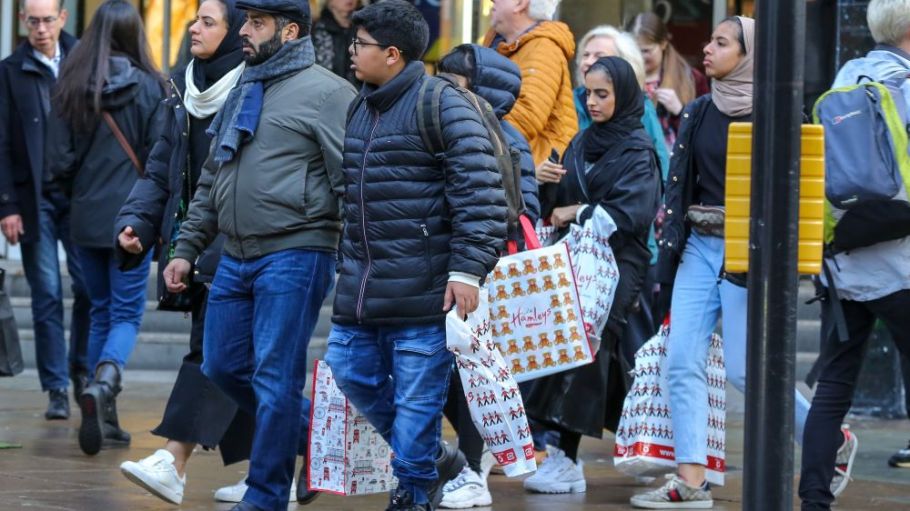 Studies from Simon, 1010Data and more show that when consumers shop in stores, they return fewer items and have a smaller carbon footprint.