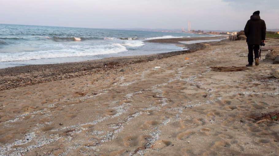 With U.S. lawmakers proposing comprehensive legislation to tackle plastic pollution, experts warn similar bills may soon target microfibers.