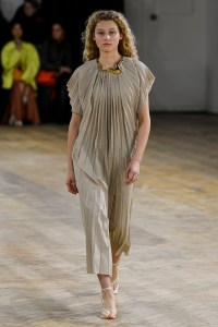 A.W.A.K.E Mode RTW Fall 2020