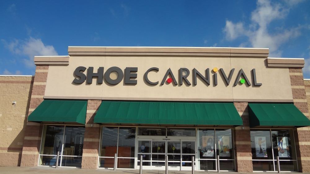 Shoe Carnival and Famous Footwear stores will temporarily close as footwear retailers continue to feel the effects of the COVID-19 pandemic.
