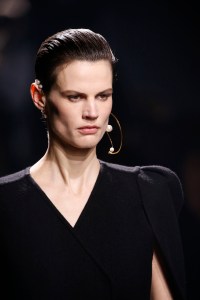 Details at Givenchy RTW Fall 2020