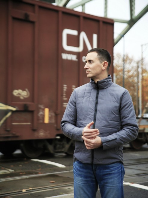 Portland's fabric and garment startup Skyscrape is developing innovative textile products that regulate thermal comfort through chemistry.