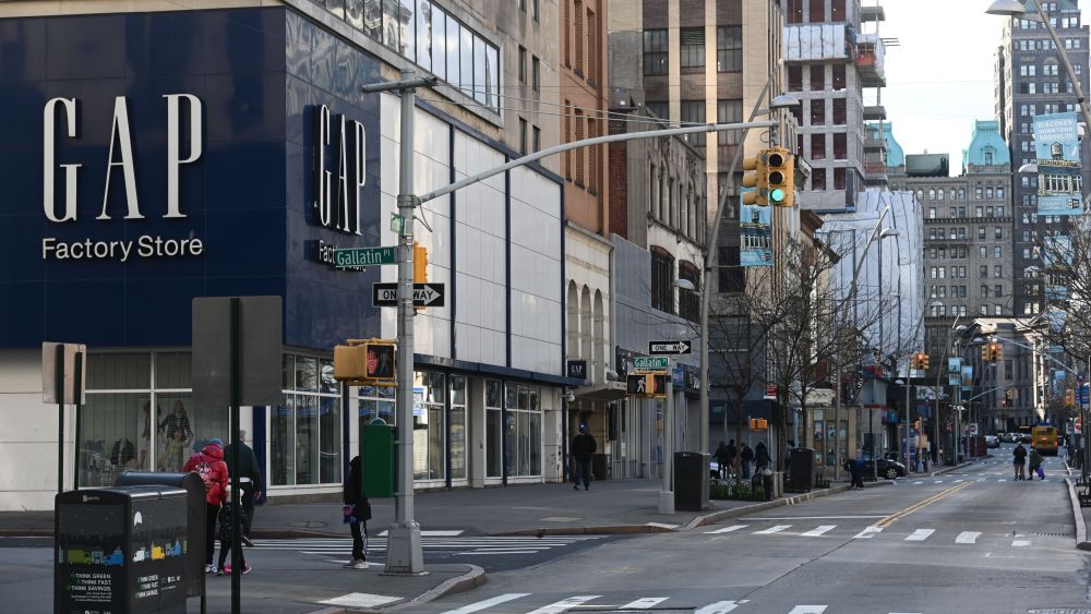 Fulton Mall shopping gap empty street