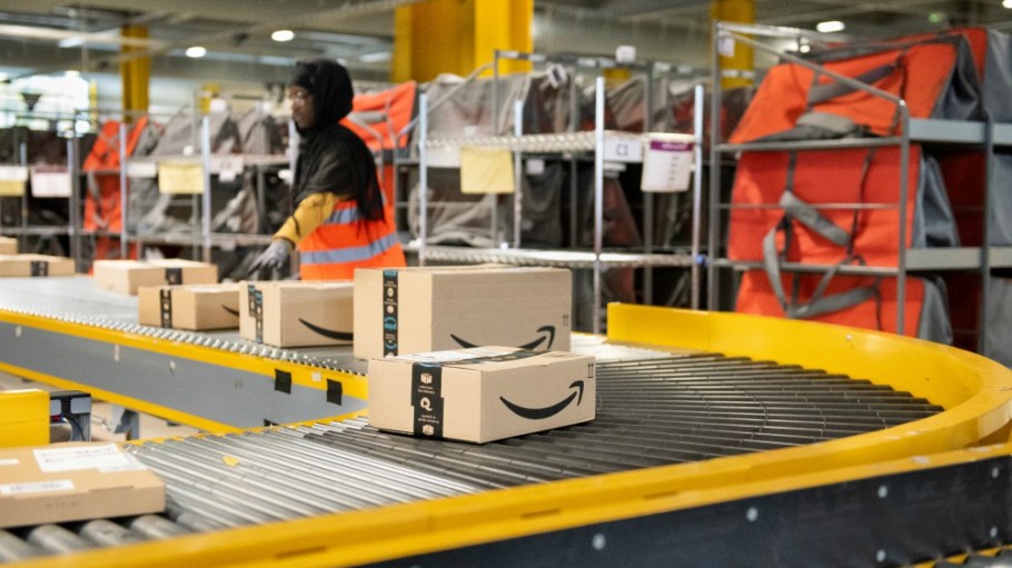 Amazon warehouse workers are dying from coronavirus, adding credence to the safety protests and walkouts in recent weeks.