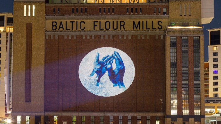 Artist and Rivet 50 member Ian Berry’s latest denim artwork is being projected around the world to thank coronavirus healthcare workers.