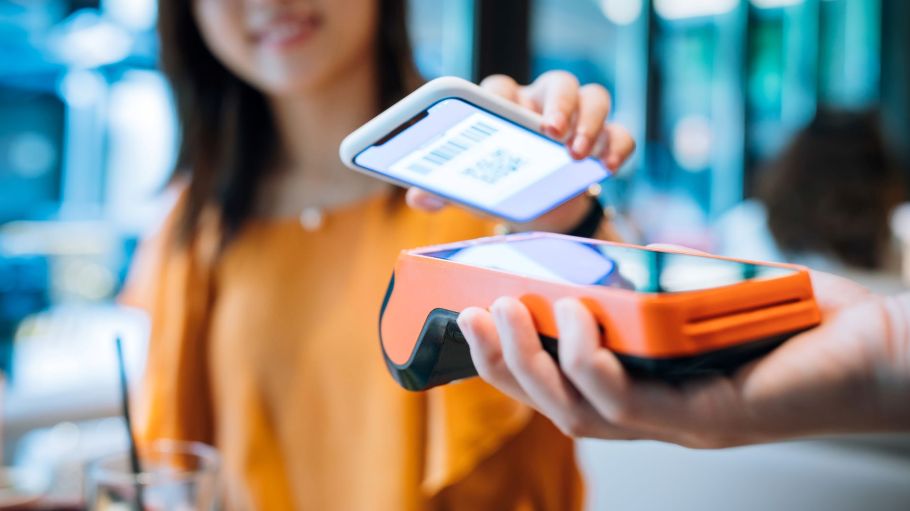 As shoppers return to reopened stores, apparel retailers must offer engaging and contactless technologies to meet their coronavirus needs.