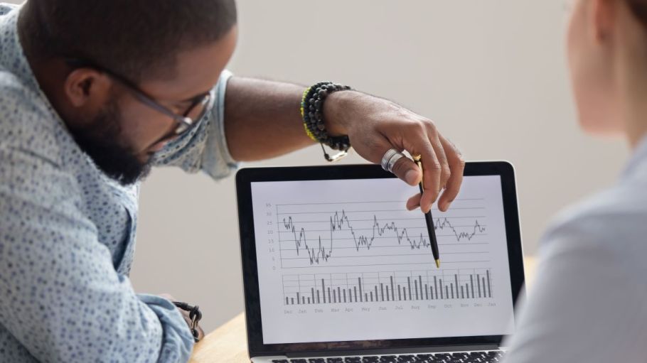An ASCM report shows a supply-chain career offers high salaries and good benefits, as well as job fulfillment and chance for advancement.