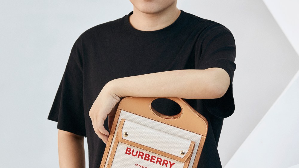 Mr.Bags with a limited edition Pocket Bags in a beige and red color way.