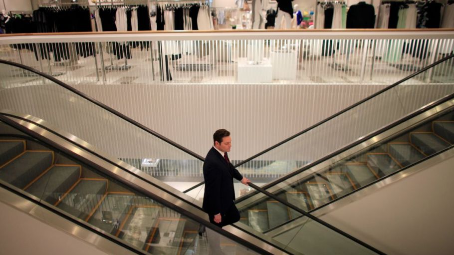 Simon Property Group pulls plug on plan to acquire majority stake in mall competitor Taubman Centers Inc., blaming the coronavirus impact.
