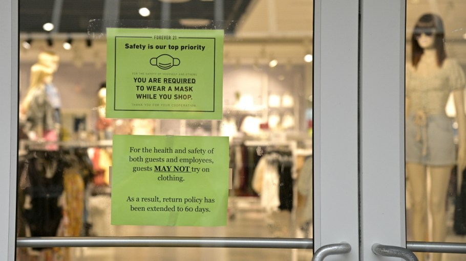 More retailers are beginning to require that customers wear masks as NYC malls remain on lockdown as COVID-19 shows no signs of abatement.