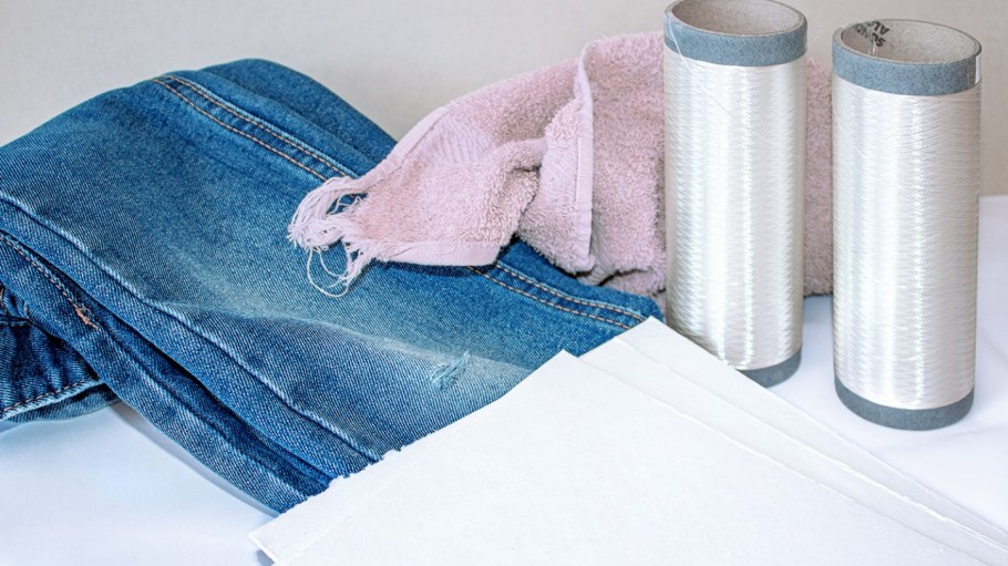 Scientists at Fraunhofer IAP tested whether recycled cotton pulp fiber could be used as an alternative to wood in viscose production.