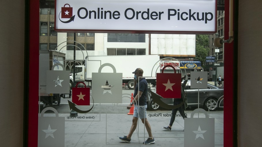 Macy's Inc.'s upcoming Q2 earnings report could provide insight to retail's back half as CEO Jeff Gennette talks about plans for holiday.