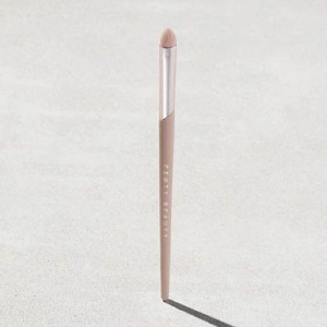 Fenty Beauty Precise Definition Eyeshadow Brush 220