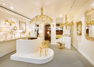 The Goossens gallery displays vintage pieces alongside new ones.
