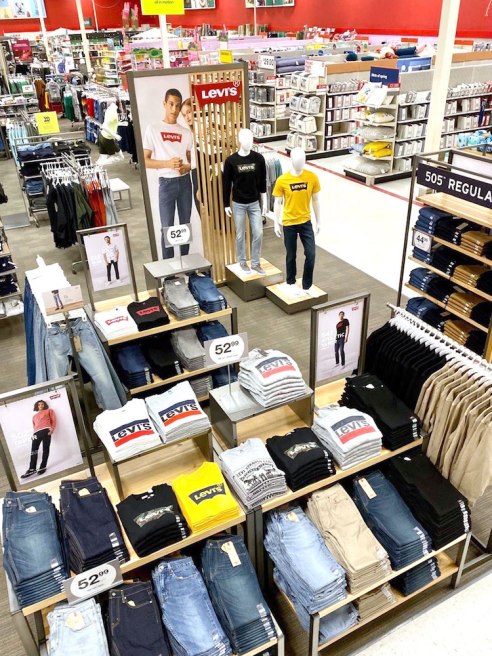 While Levi's expands its physical retail footprint into more Target stores, consumers are turning to Levi’s e-commerce on a mission to buy.