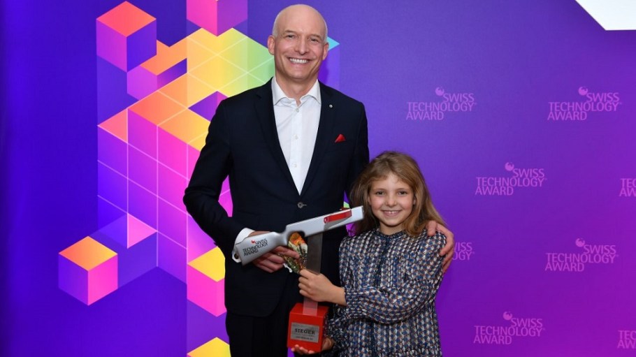 HeiQ received first prize in the Swiss Technology Award for its breakthrough antiviral textile technology HeiQ Viroblock.