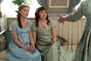 BRIDGERTON (L to R) PHOEBE DYNEVOR as DAPHNE BRIDGERTON and CLAUDIA JESSIE as ELOISE BRIDGERTON in episode 101 of BRIDGERTON Cr. LIAM DANIEL/NETFLIX © 2020