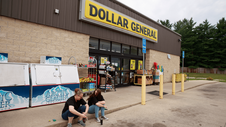 Dollar General had a monster third quarter, with income increasing 57.1 percent to $574.3 million. The company's next move? Diversification.