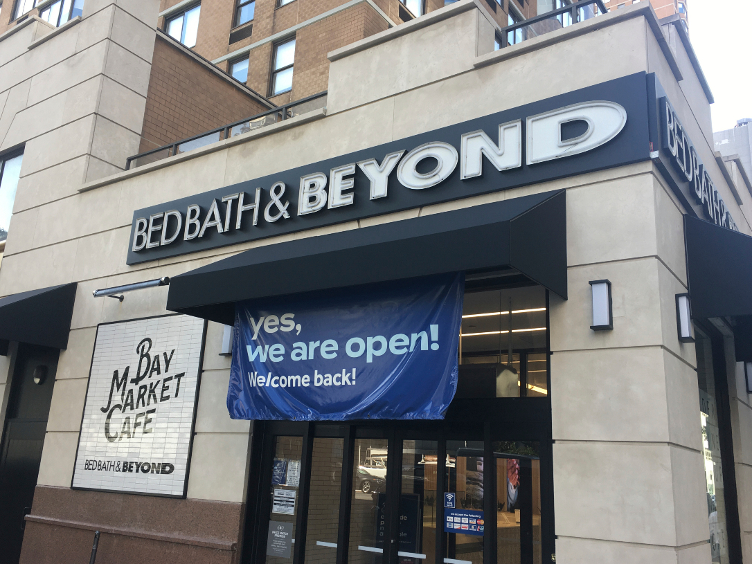 25 Unexpected Ways To Say "I Love You" this Valentine's Day, Bed Bath & Beyond "Love is love" Key chain