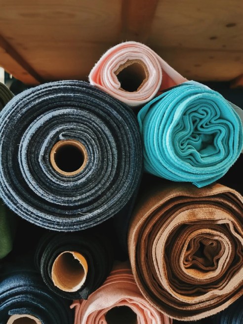 With the rapid rise of e-commerce and wobbly demand in the Covid economy, sourcing small minimums fabric orders has become more important.