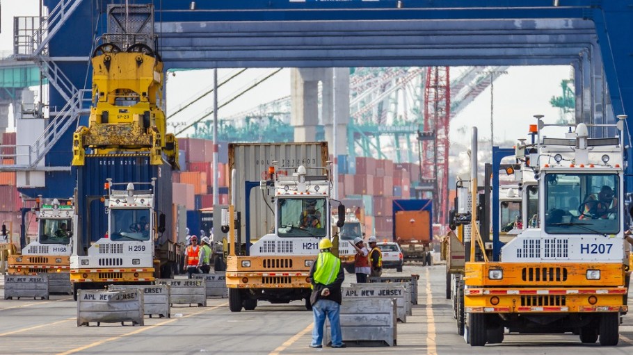 The Port of Los Angeles is launching a new incentive program to move cargo trucks faster and more efficiently through its terminals.