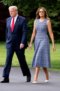 President Donald Trump and First Lady Melania Trump depart the White House in Washington, DC on Wednesday, May 27, 2020. President Trump and the First Lady are traveling to NASA's Kennedy Space Center to watch the SpaceX Mission 2 launch. Credit: Kevin Dietsch / Pool via CNP. 27 May 2020 Pictured: President Donald Trump and First Lady Melania Trump depart the White House in Washington, DC on Wednesday, May 27, 2020. President Trump and the First Lady are traveling to NASA's Kennedy Space Center to watch the SpaceX Mission 2 launch. Credit: Kevin Dietsch / Pool via CNP. Photo credit: Kevin Dietsch - Pool via CNP / MEGA TheMegaAgency.com +1 888 505 6342 (Mega Agency TagID: MEGA673070_013.jpg) [Photo via Mega Agency]