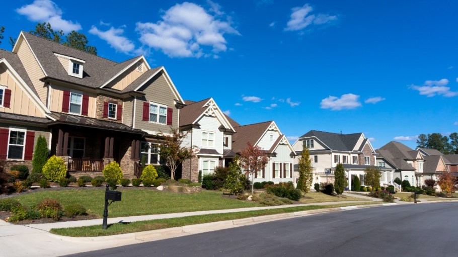 Simon Property thinks suburbs will be hot after the pandemic, and it's trying to block Ascena's reorg due to Sycamore's store closing plan.